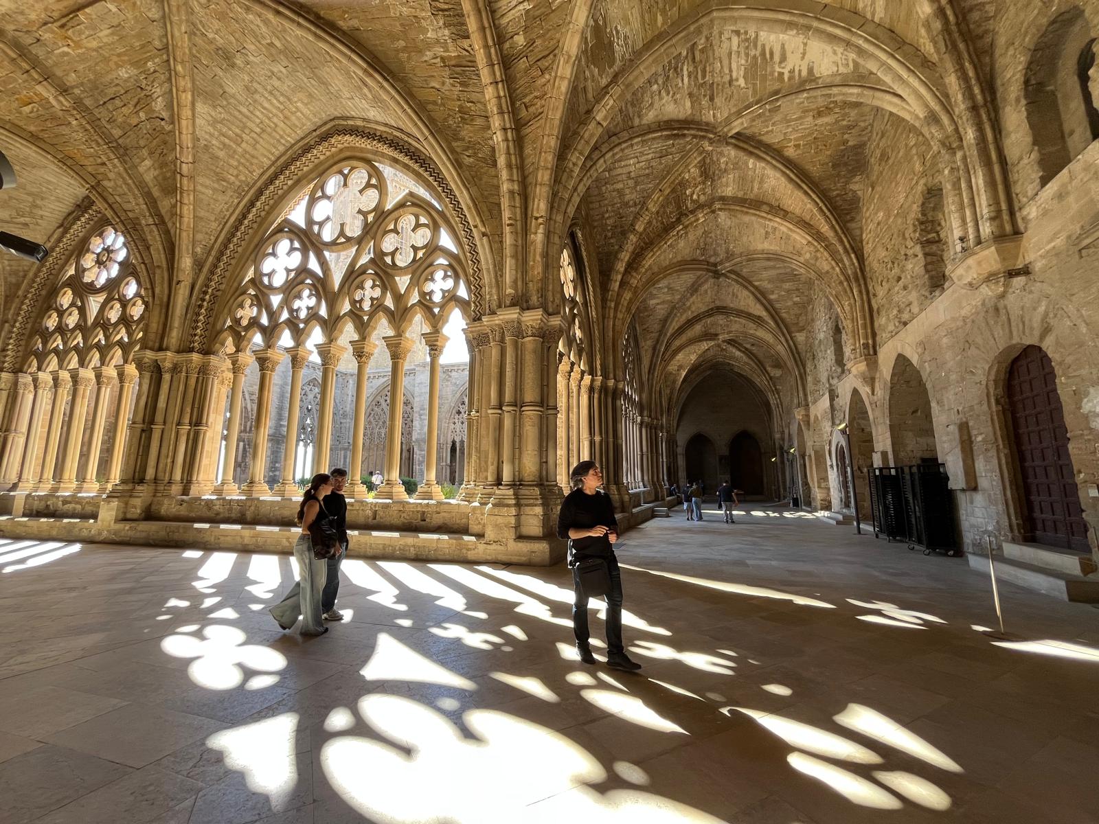 Voyage en train en espagne LLerida Cloitre Discovery Trains