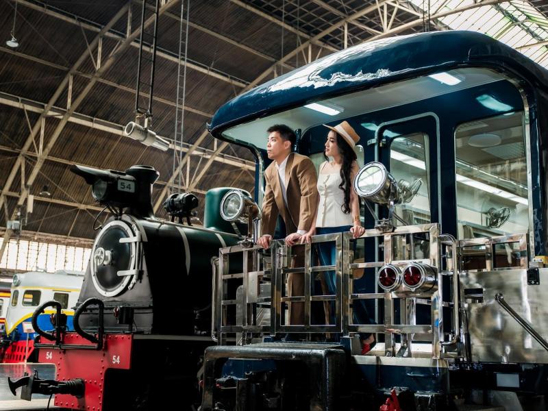 The Blue Jasmine Train