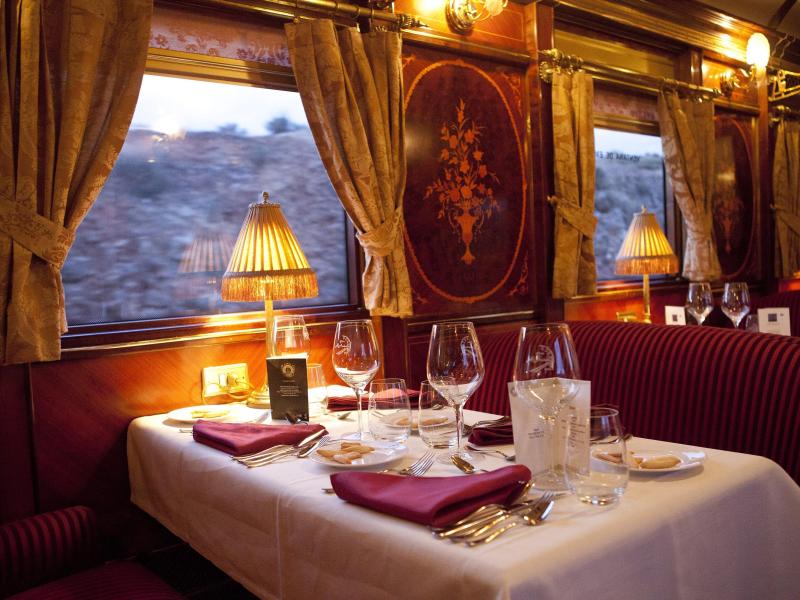 Espagne - Train de luxe - Al Andalus - Wagon restaurant