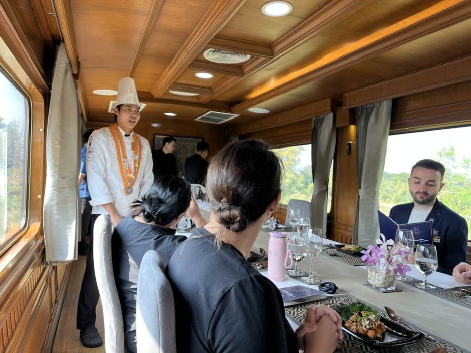 Aljoscha Benjamin Menu Blue Jasmine Discovery Trains