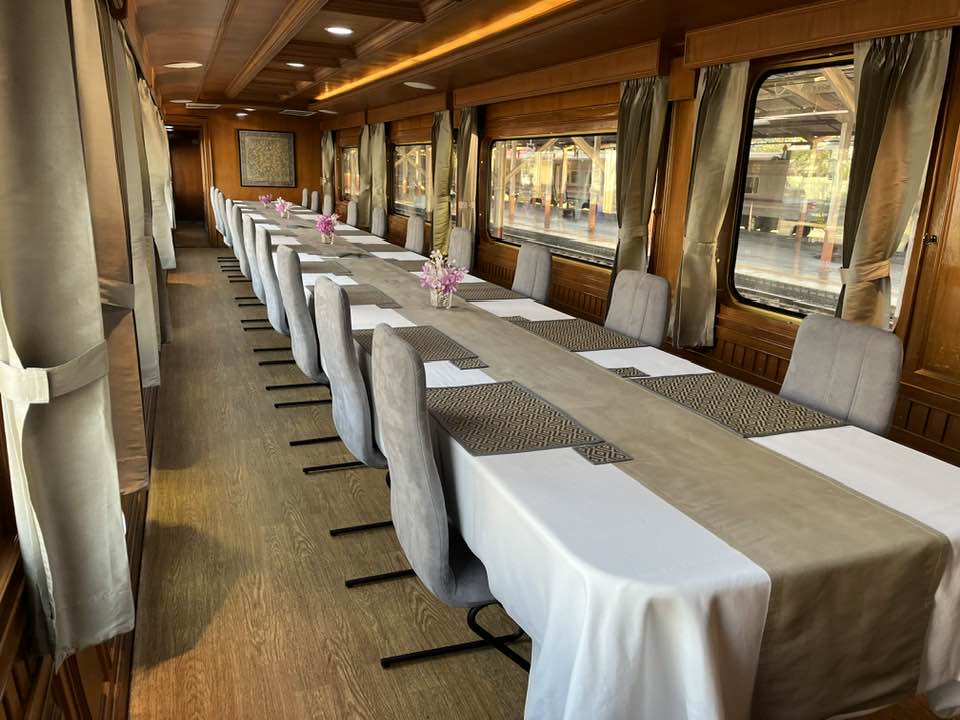 Blue Jasmine voiture observatoire 2 Discovery Trains