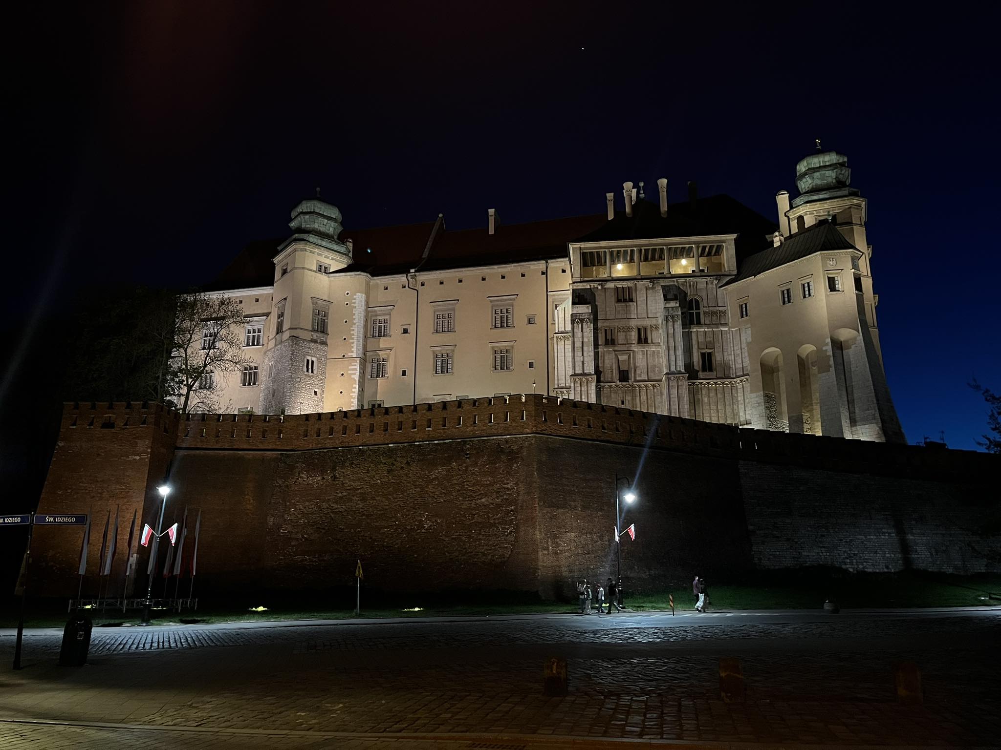 Chateau du Wawel de nuit Cracovie Pologne Discovery Trains