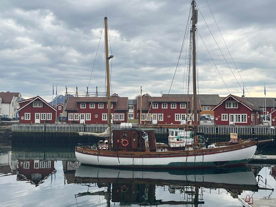 Rorbu port Lofoten Norvège Discovery Trains