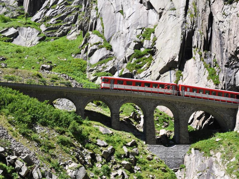 Train Gotthard Panorama Express