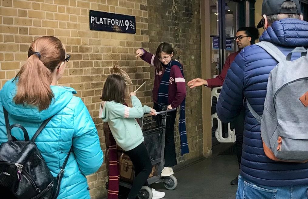 Le quai 9 3/4 de Harry Potter à la gare de King's Cross 