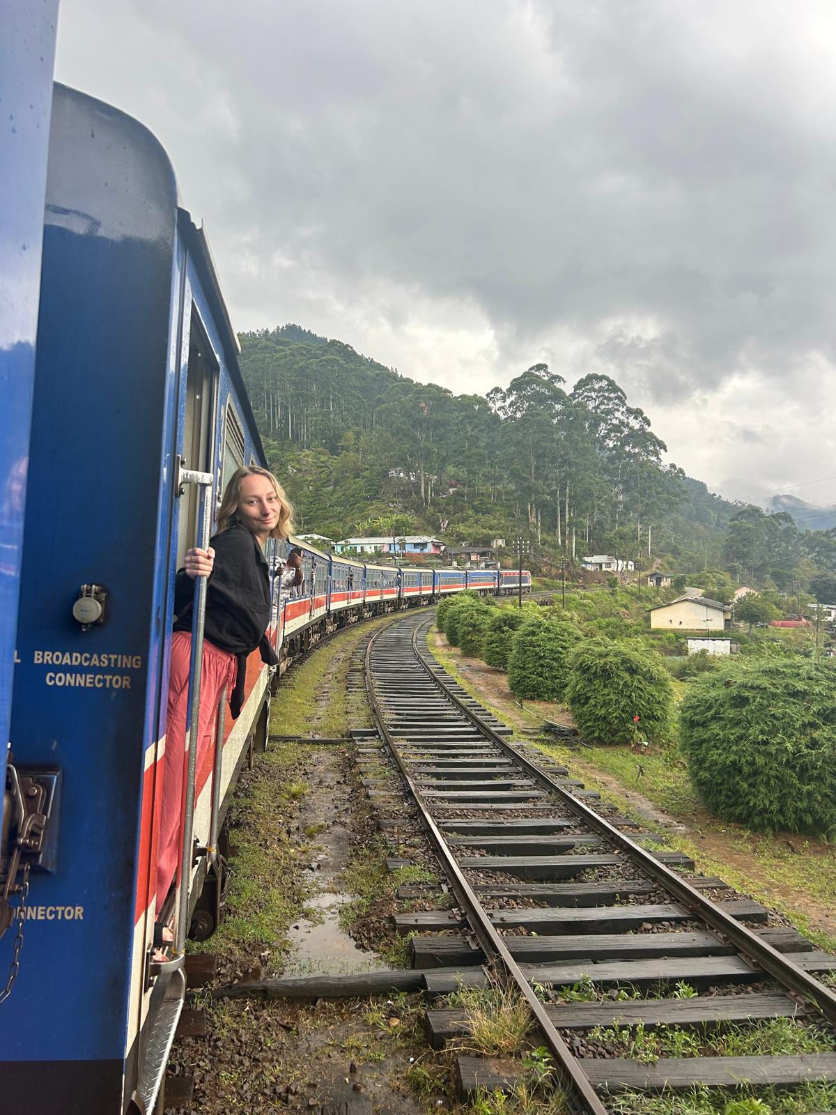 Romane Gaudré Train Sri Lanka Extérieur