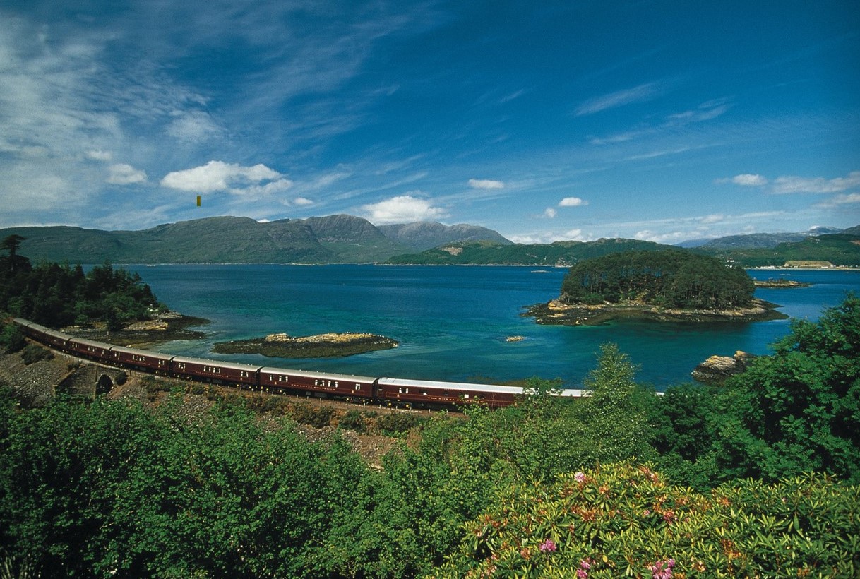 Ecosse- Train Royal Scotsman - lac