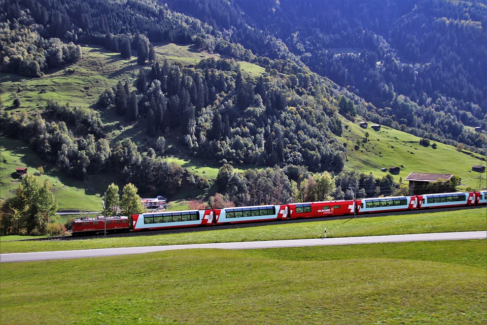 Train panoramique suisse "Le Glacier express"